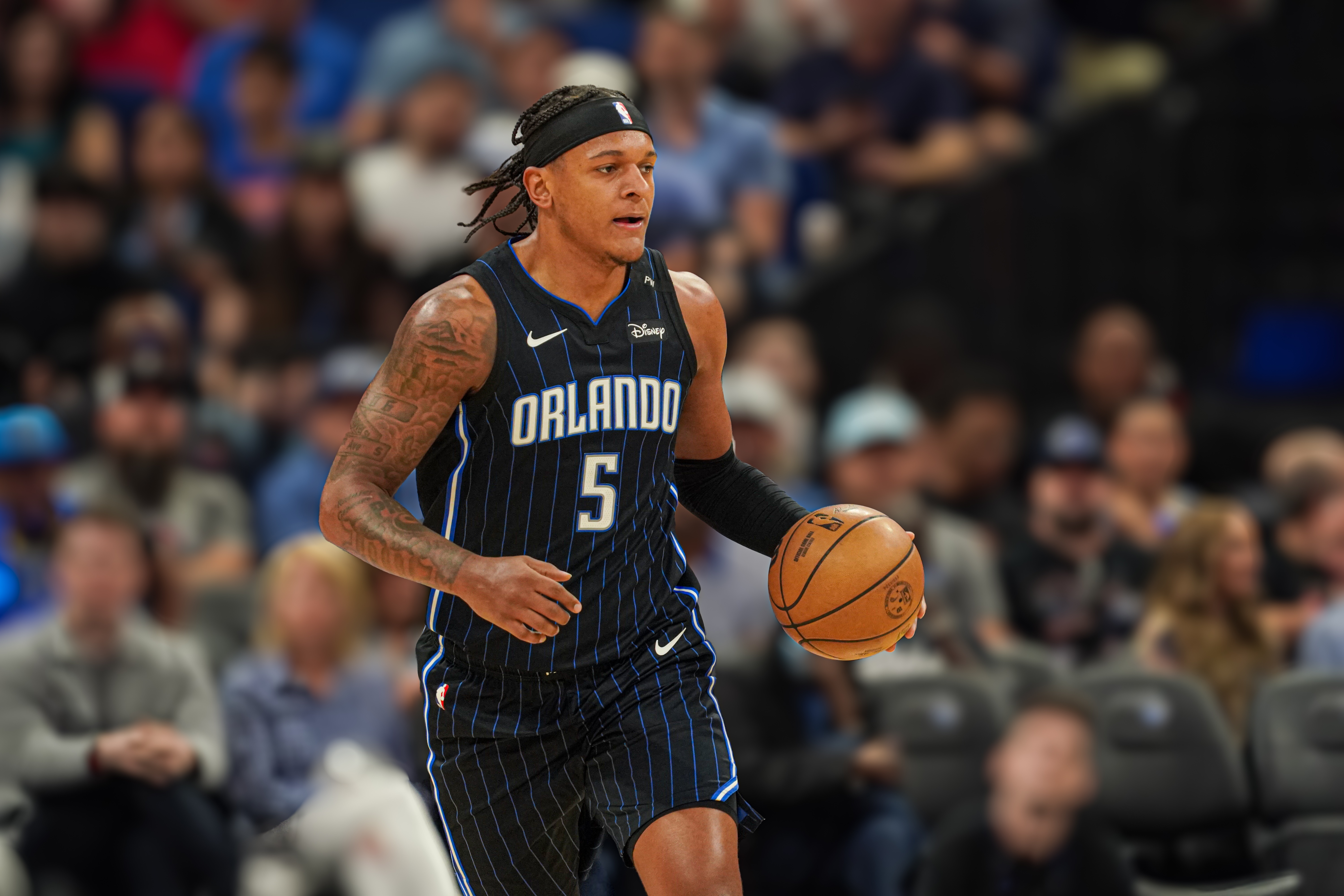  当家球星！班凯罗24中13砍32+7+6 末节独得11分